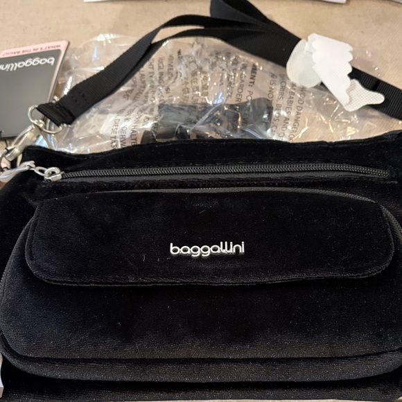 baggallini Black Velvet Original Everyday Bag/NWT - Picture 12 of 15